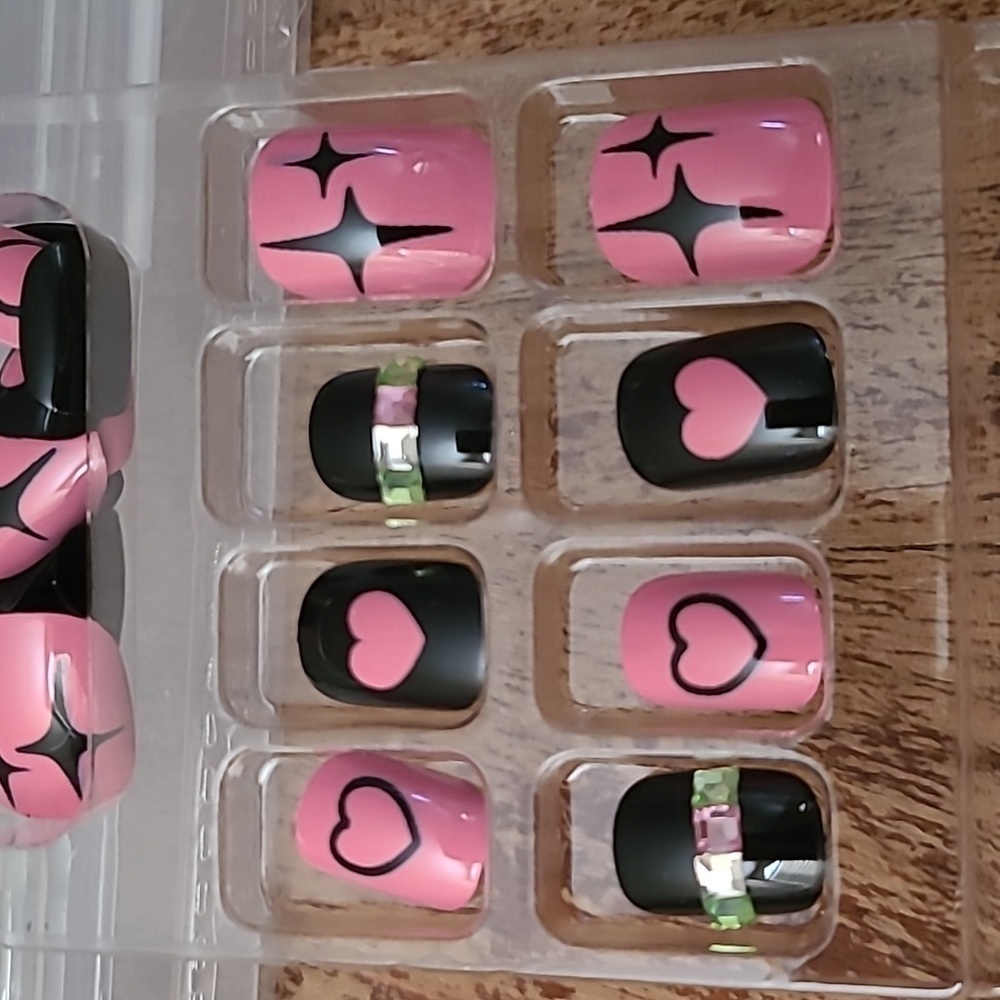 Black Pink Hearts Rhinestone Press On Nails